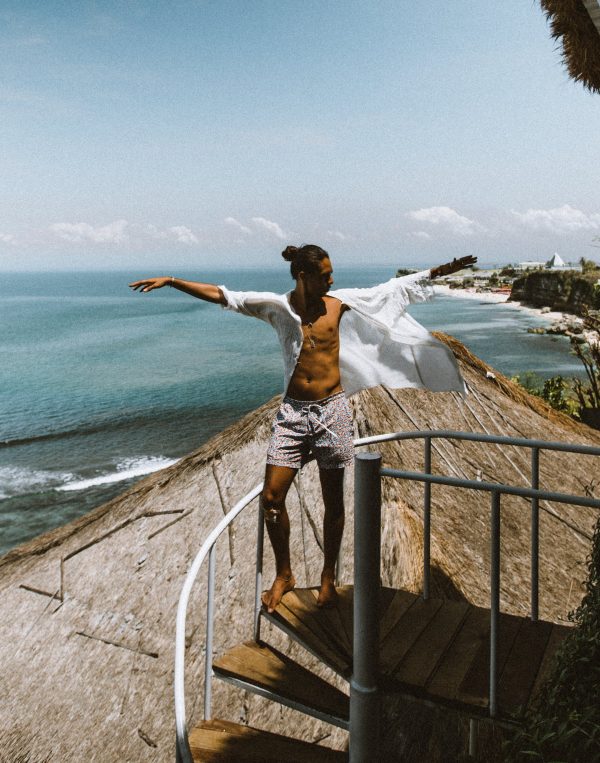 nomad-white-3 nomad-white-3